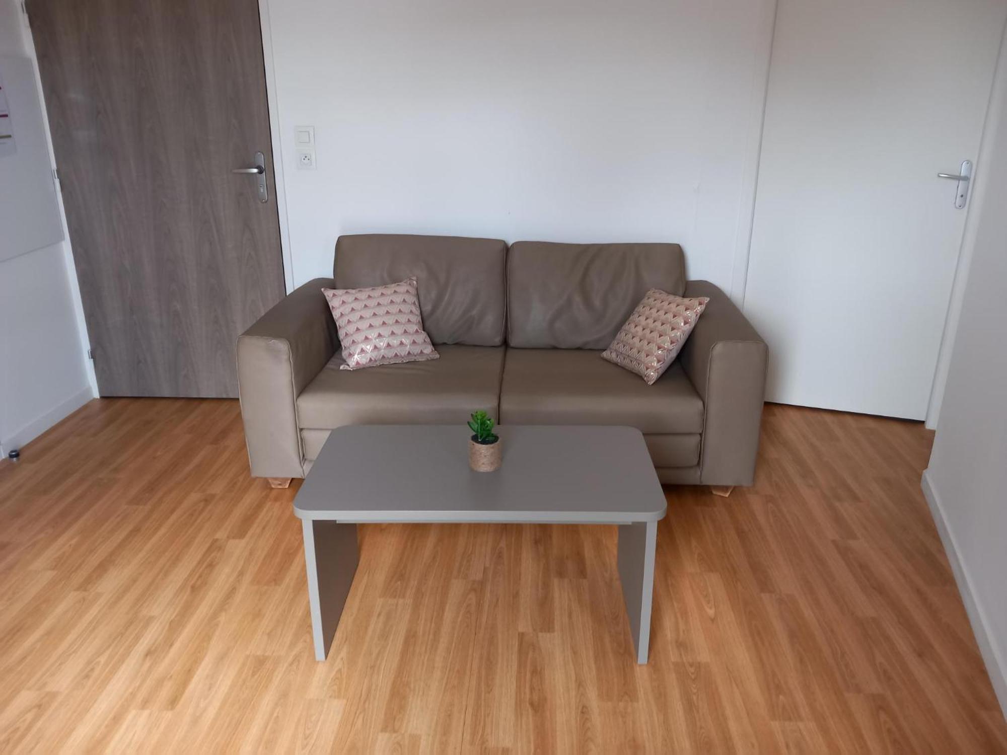 Residence Services Seniors Espace Et Vie 르망 외부 사진